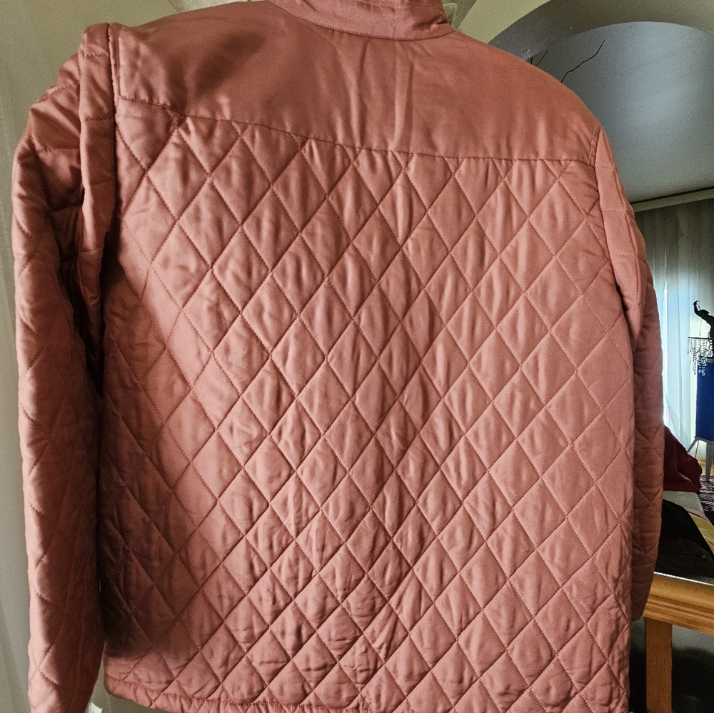 Chic Quilted Rose Jacket - Picture 5 of 5